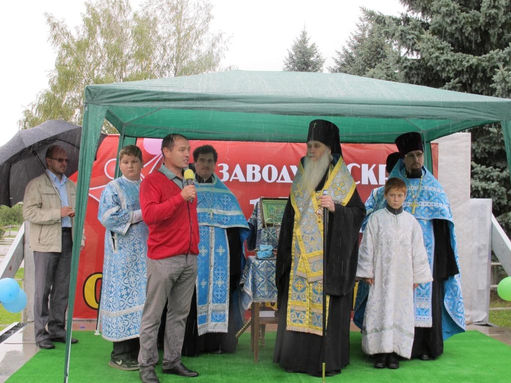 Архиепископ Евстафий в поселке Искра Александровского района